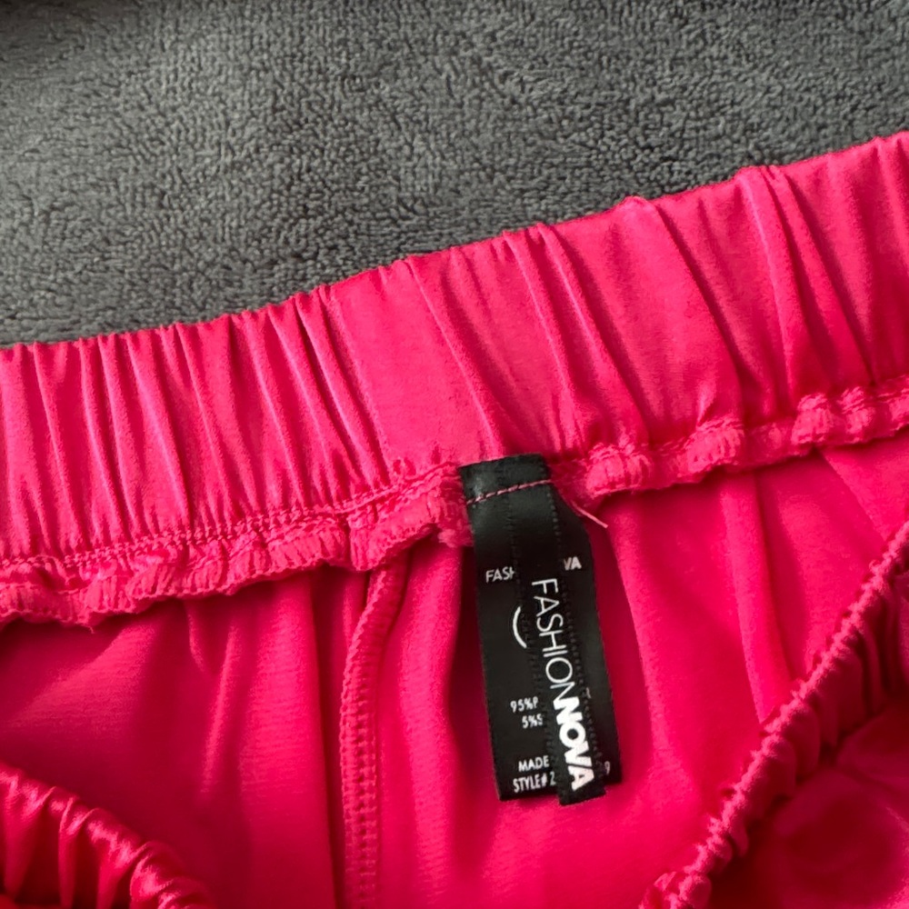 Fashion Nova Vibrant Pink Bra and Panty Set - Picture 2 of 3